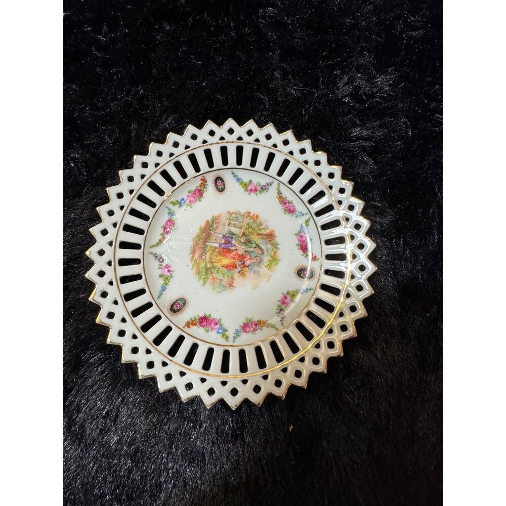 Vintage Germany Pierced Scalloped Gold Edge Lattice Porcelain Plate Rose Garland